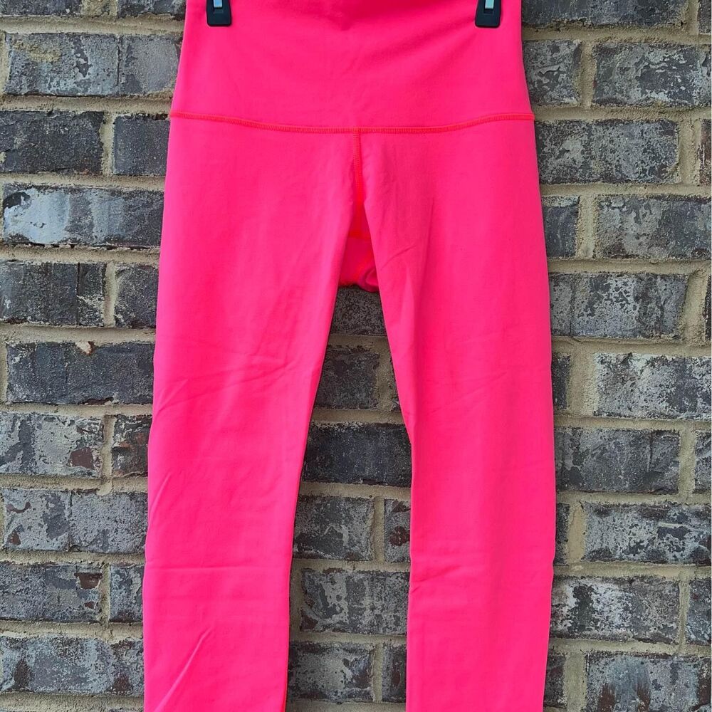 Women’s Lululemon Wunder Under Roll Down Crops - Electric Coral - Size 8